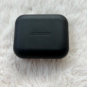 NWOT Urbanista Black Wireless Earbuds